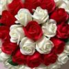 ⁦Elegant Red & White Roses⁩ - الصورة ⁦3⁩
