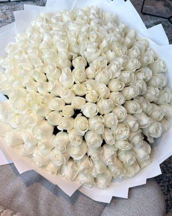 100 White Roses Elegance - Image 2