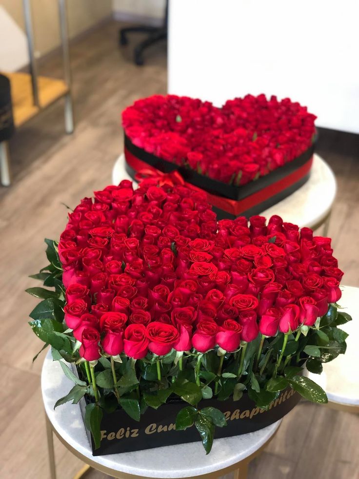 9d0d4e603fcaf049cc5cc43bf5def10a 2 أفضل ورد لذكرى الزواج – ماذا تختار؟ 💖 - WowWard ورد وهدايا عمان