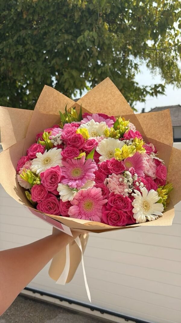 2-1 Seasonal Flower Mix Bouquet Amman | WowWard Flower & Gift Delivery