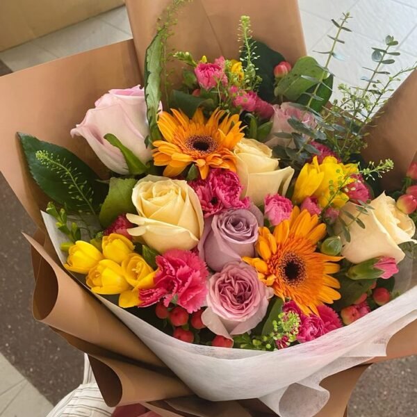 3 Fresh Seasonal Blooms Bouquet Amman | WowWard Flower & Gift Delivery
