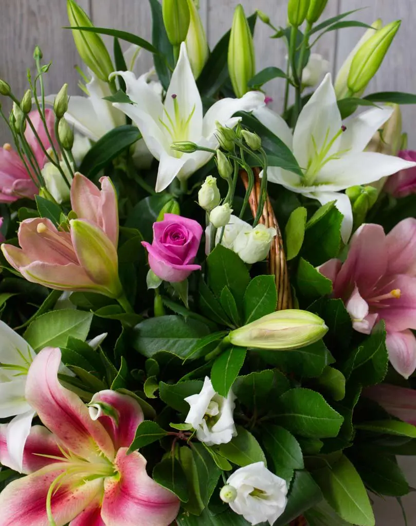 Royal Lily Basket product thumbnail 4