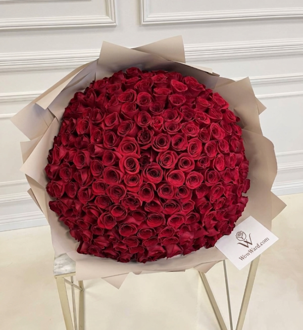 200 Red Roses Bouquet