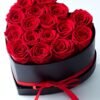 17 Red Roses Heart Box – black heart box بوكس 17 وردة حمراء على شكل قلب: ورود حمراء زاهية في بوكس أسود على شكل قلب بشريطة حمراء